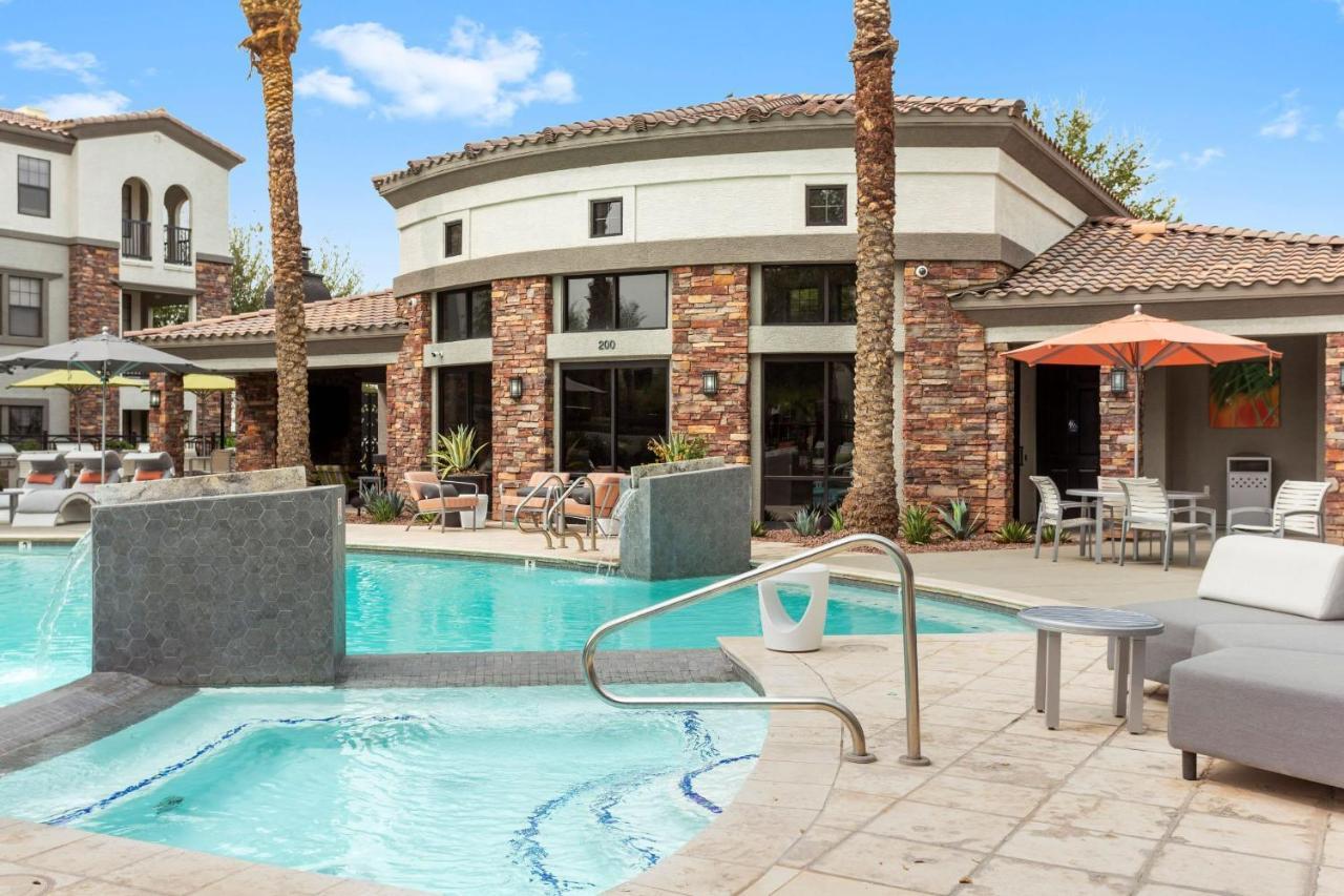 Cozysuites Glendale By The Stadium With Pool 05 Dış mekan fotoğraf