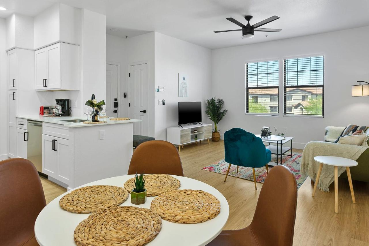 Cozysuites Glendale By The Stadium With Pool 05 Dış mekan fotoğraf